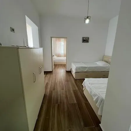 Perdja Iii Apartment *